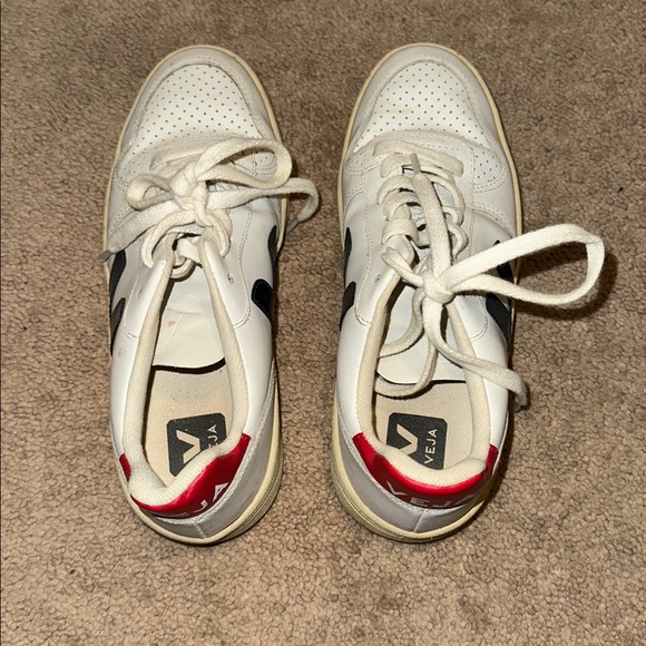 Veja V-10 Leather Sneakers in the Extra White Nautico Pekin - Picture 3 of 9